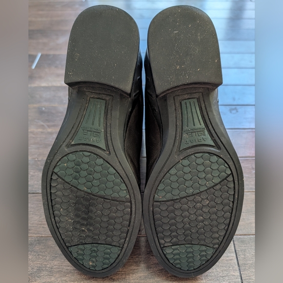 ARIAT Women's Zip Heritage III Zip Paddock Boot US 6.5 M — Black - Picture 6 of 6